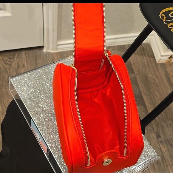 Truly Candy Apple Vanity Case - Picture 8 of 8